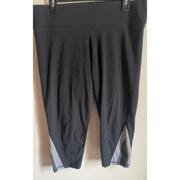 Victoria Secrets Capri‎ Leggings Sz XL - Picture 2 of 4